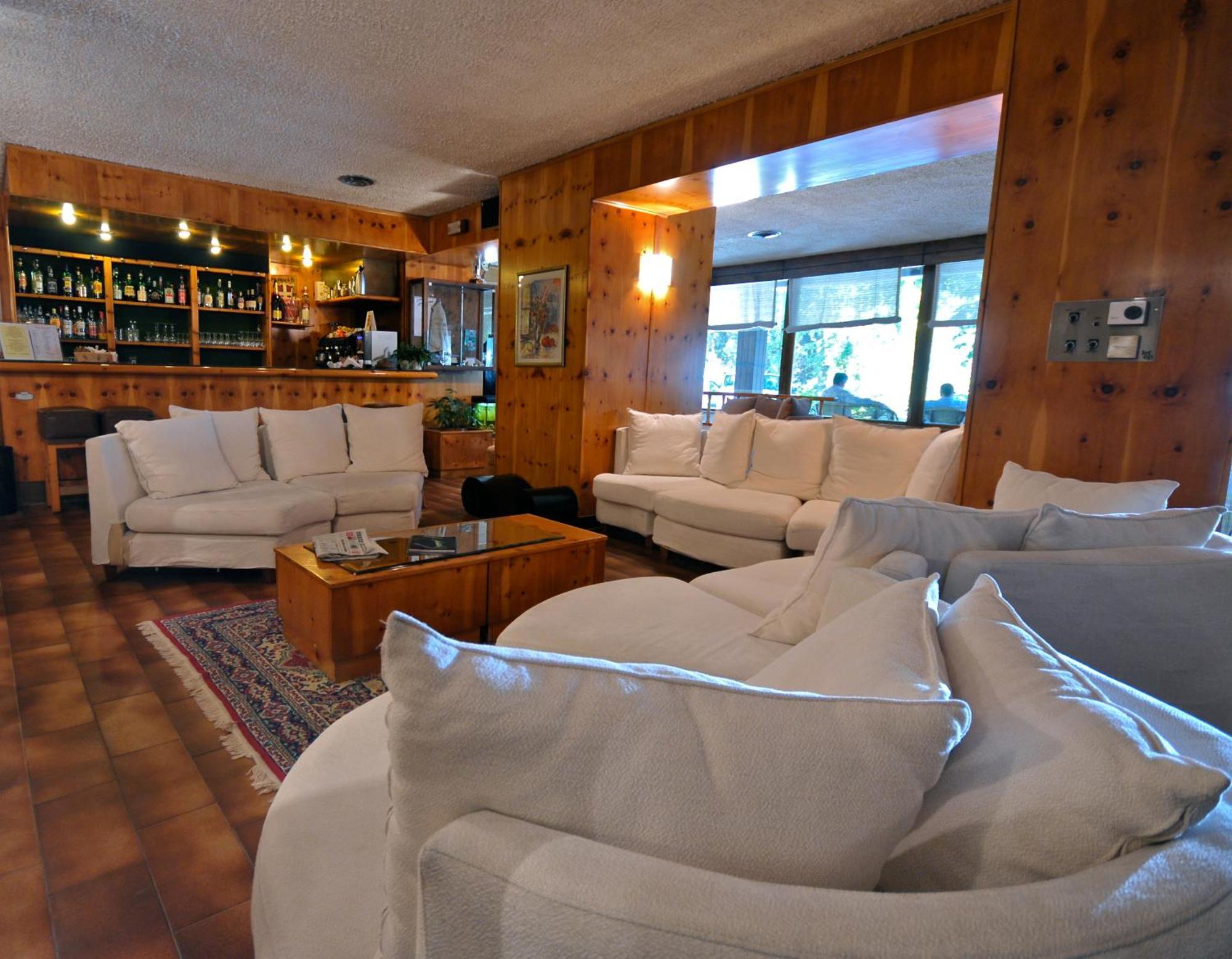 Hotel Nazionale Bormio Bagian luar foto
