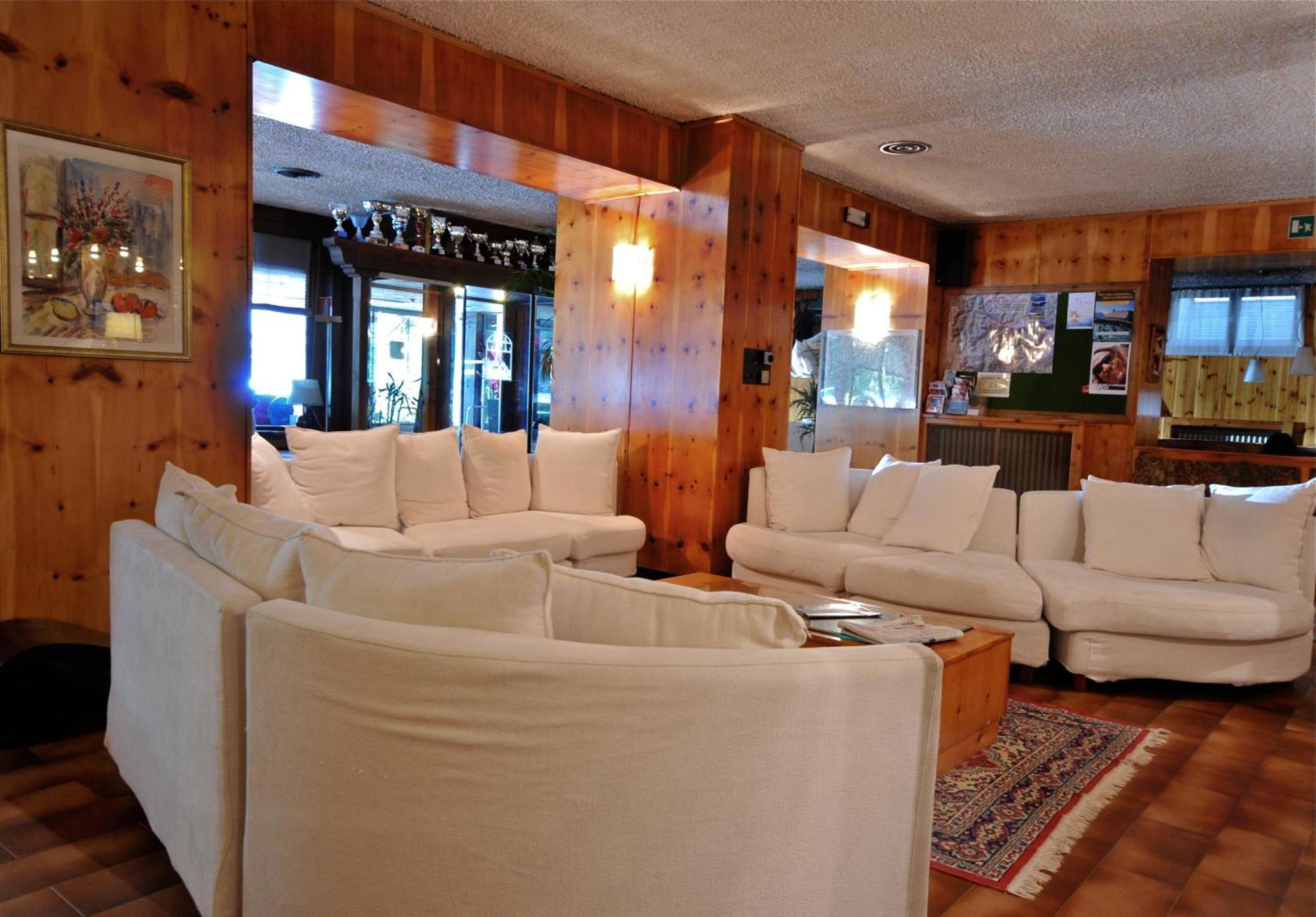Hotel Nazionale Bormio Bagian luar foto