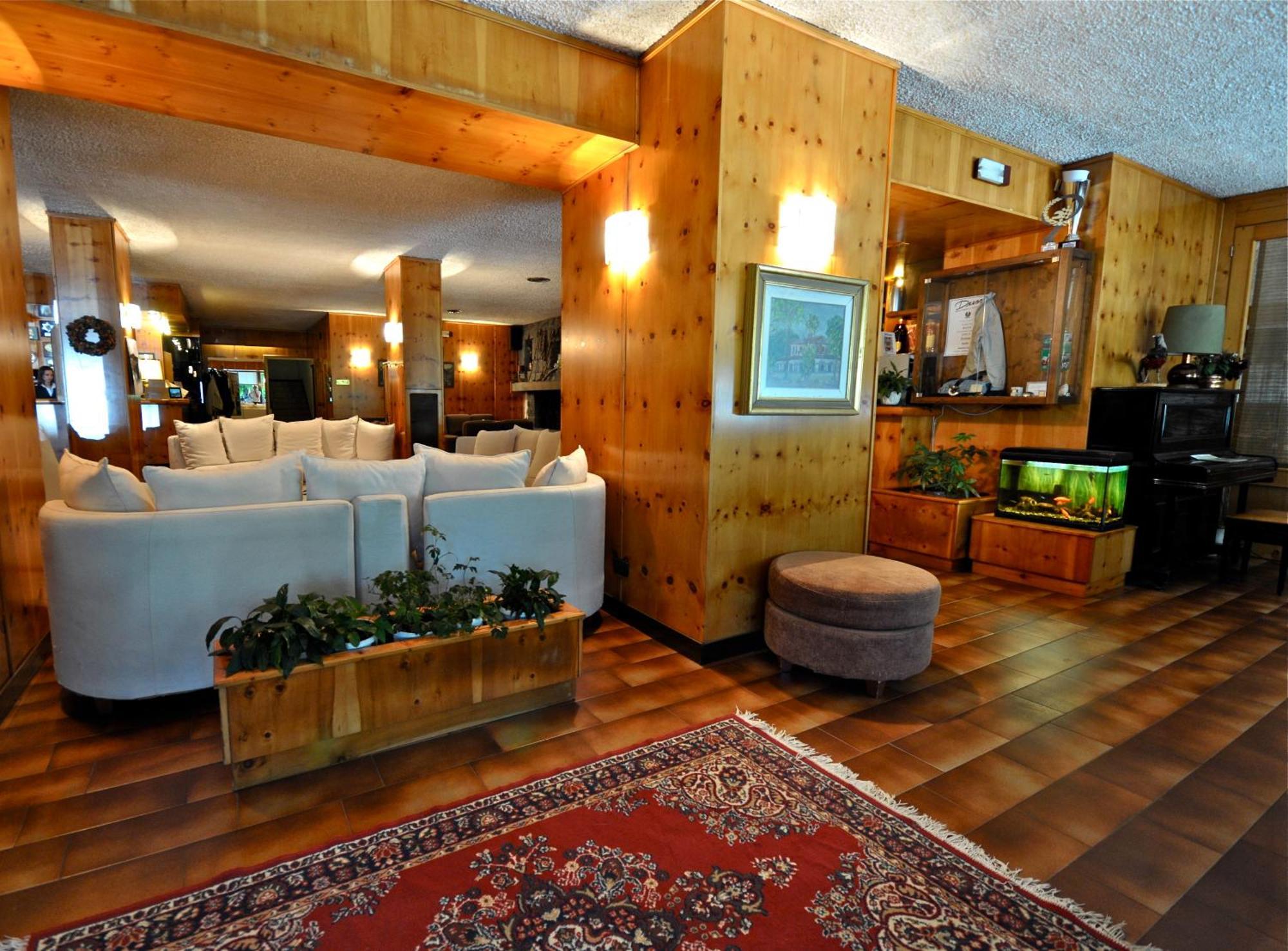 Hotel Nazionale Bormio Bagian luar foto