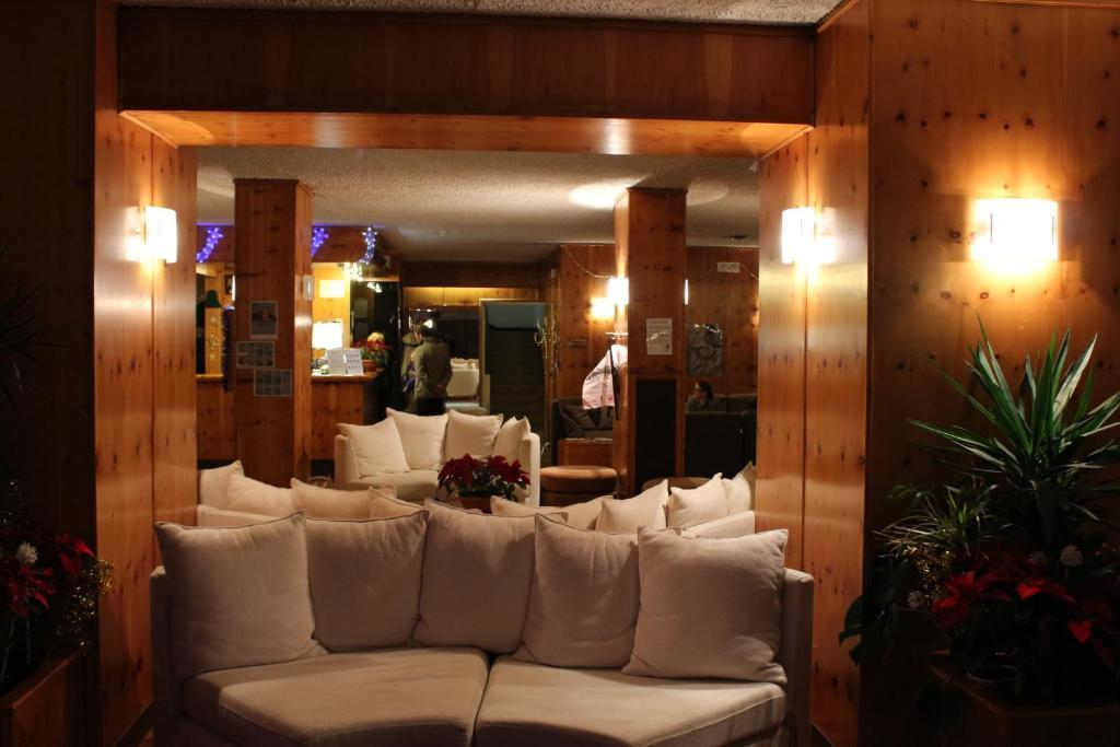 Hotel Nazionale Bormio Bagian luar foto
