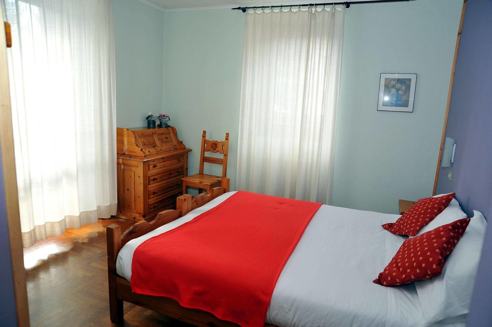Hotel Nazionale Bormio Bagian luar foto