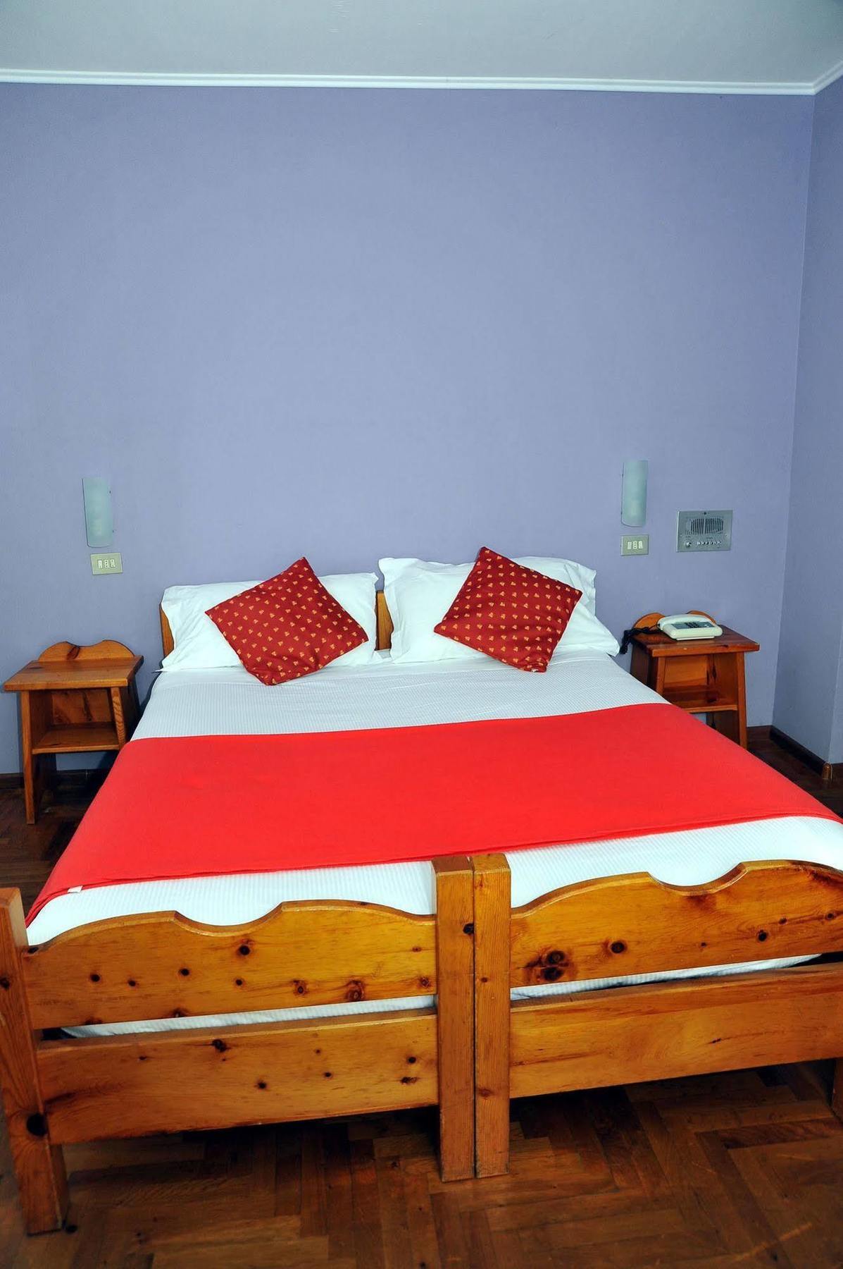Hotel Nazionale Bormio Bagian luar foto