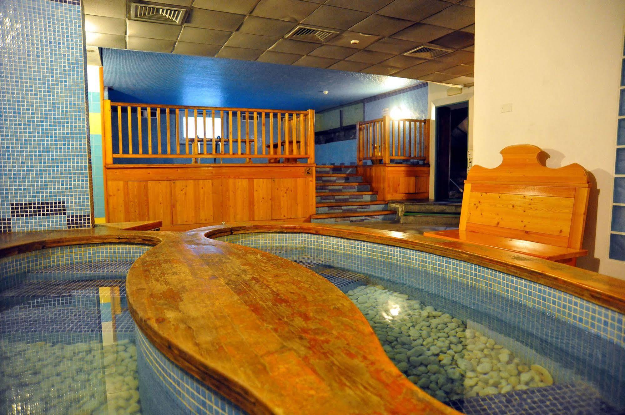 Hotel Nazionale Bormio Bagian luar foto