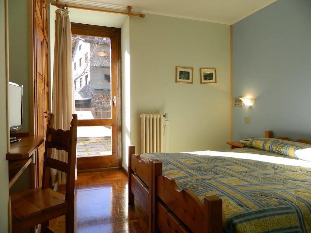 Hotel Nazionale Bormio Bagian luar foto