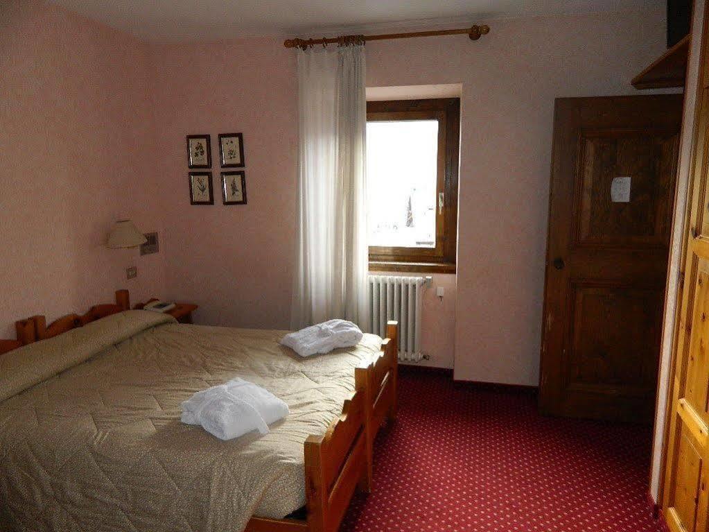 Hotel Nazionale Bormio Bagian luar foto
