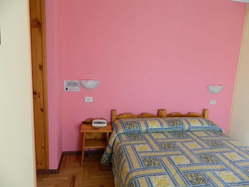 Hotel Nazionale Bormio Bagian luar foto